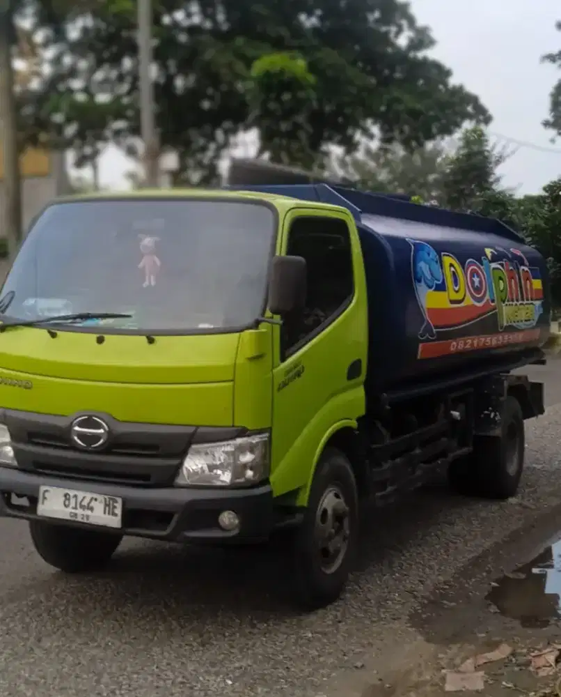 JUAL TRUK TANGKI AIR 8300 LITER.
