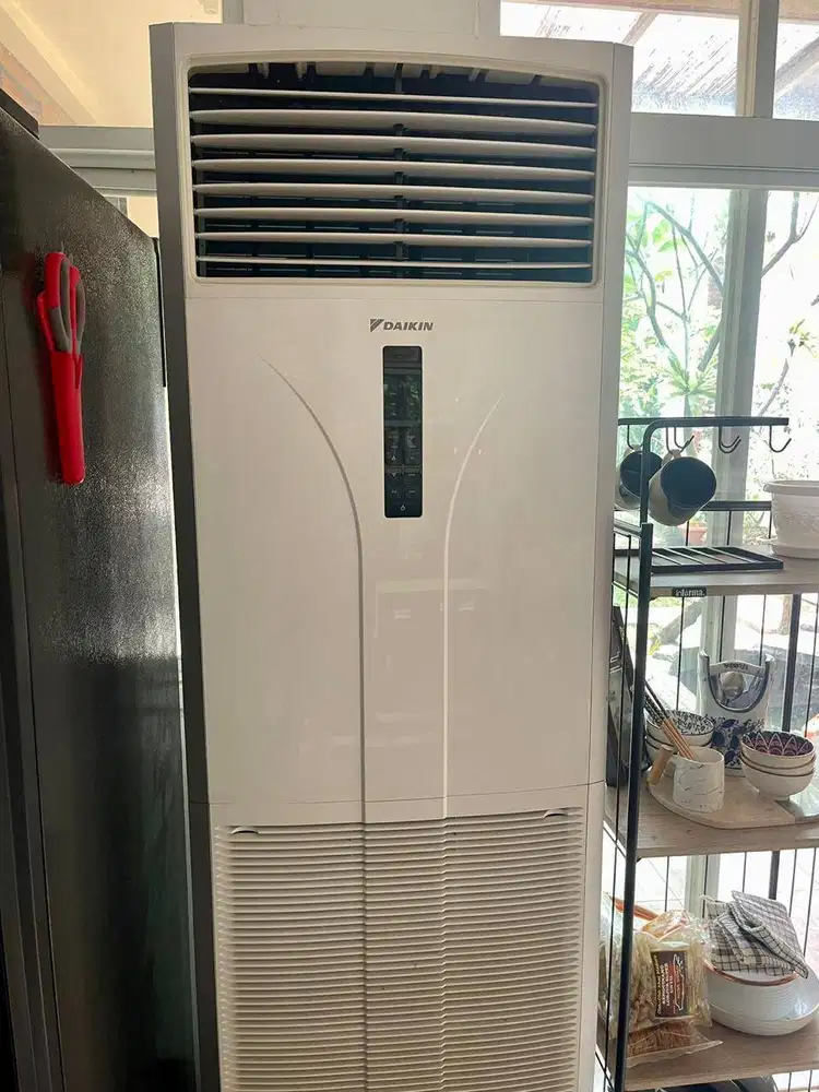 AC DAIKIN STANDING LIKE NEW