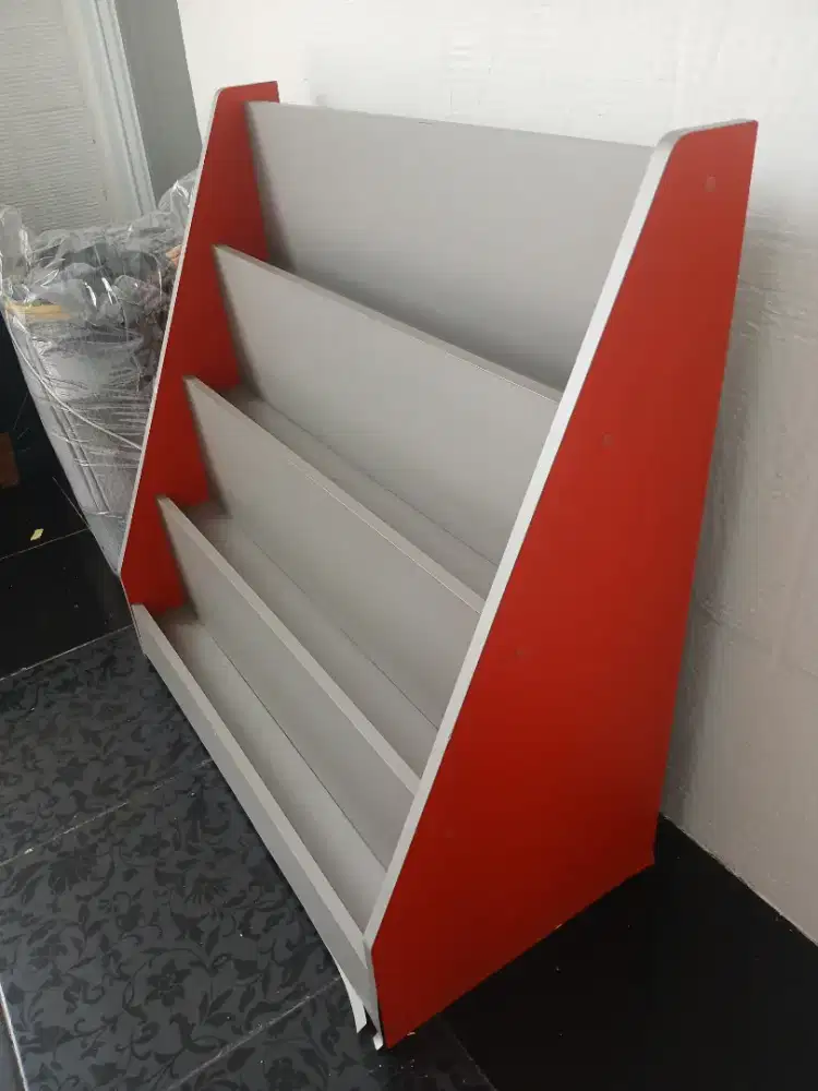 RAK BUKU BEKAS MINIMALIS – KUAT & MASIH SANGAT LAYAK PAKAI