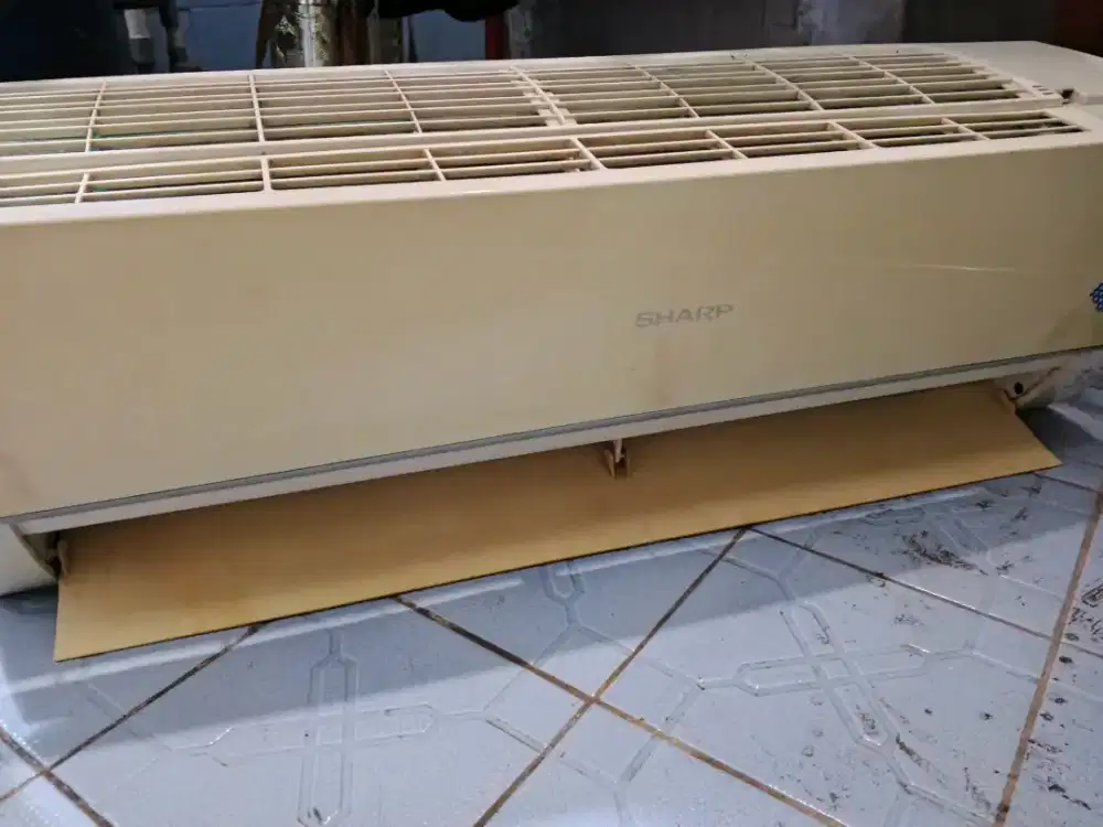 Satu unit AC pendingin ruangan