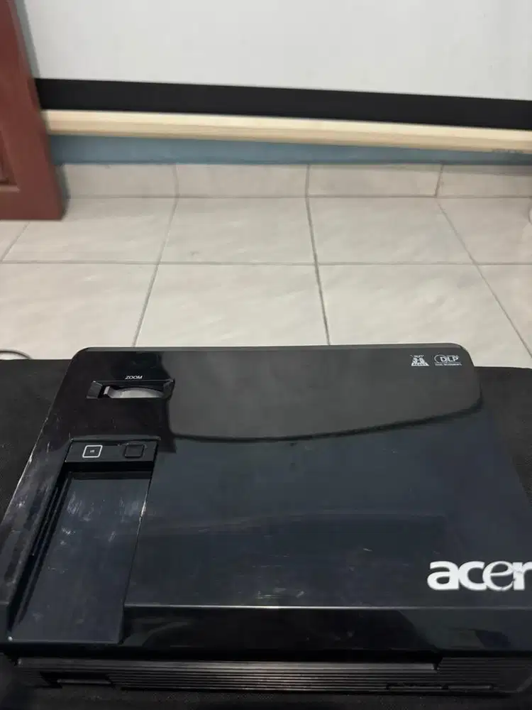 Proyektor acer X1161N