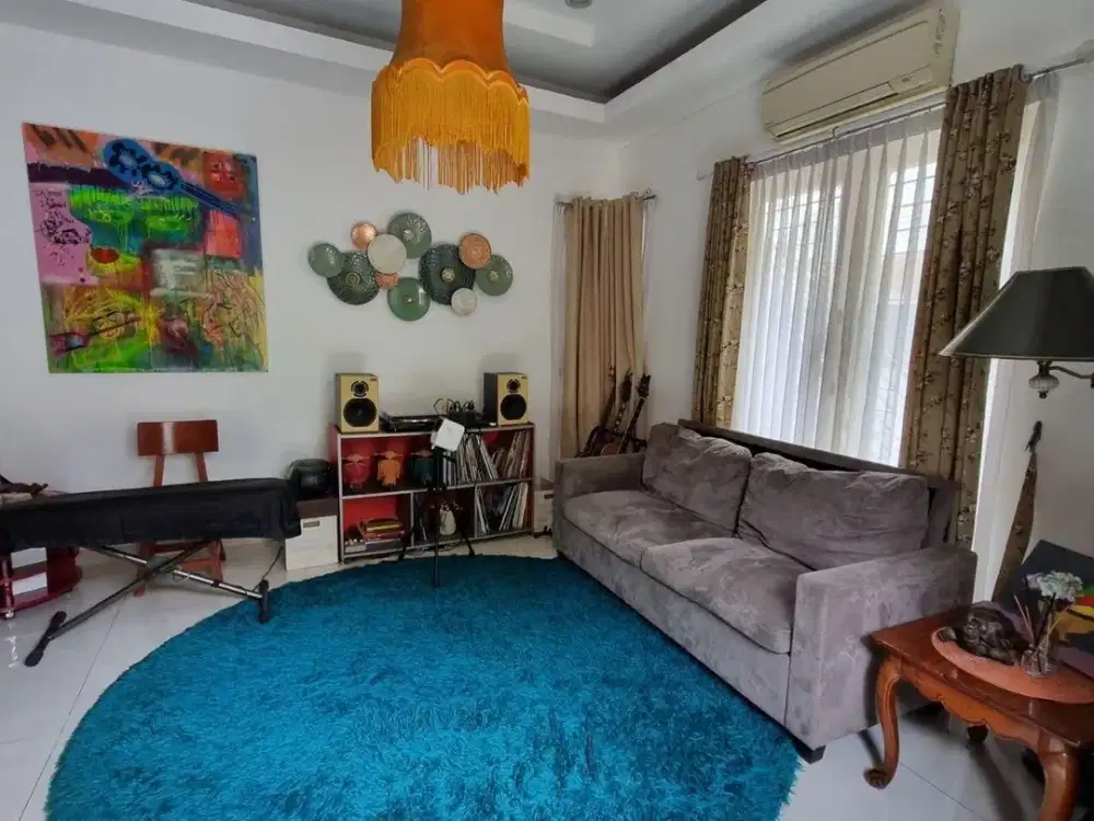 Harga Turun! Rumah 3 Lantai + Rooftop di Pondok Indah