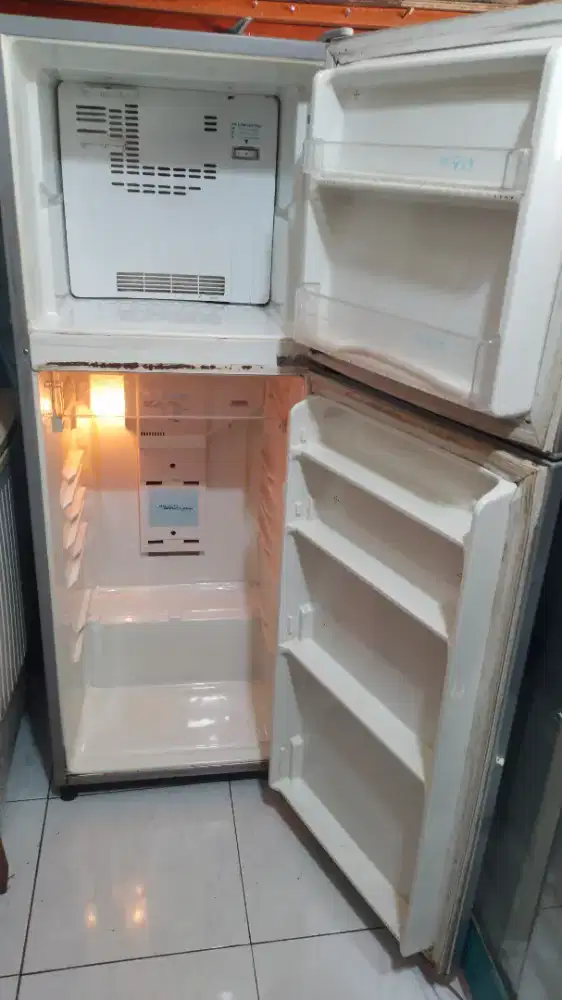 Kulkas Toshiba Glacio