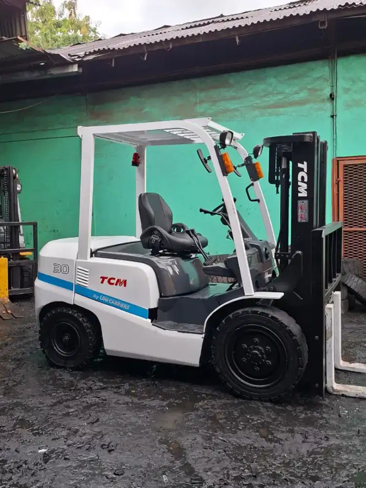 Forklift TCM 3 Ton,Manual, Tiang Threelift,Mesin Isuzu C240,Tahun 2018