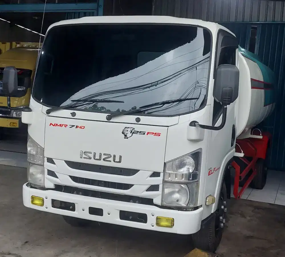 Elf NMR71 HD 5.8 Tangki 8.000L super istimewa