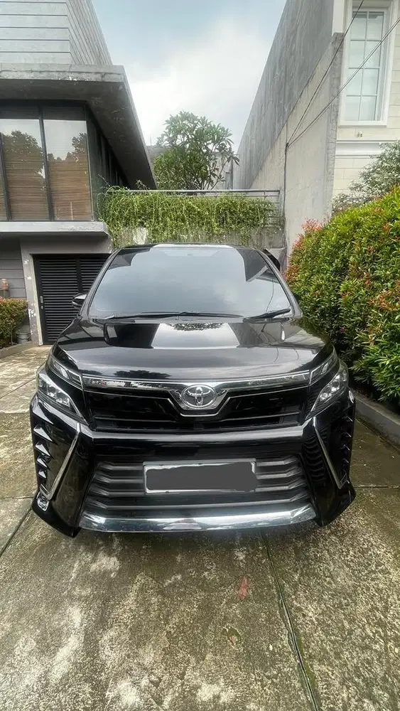 Toyota Voxy 2020