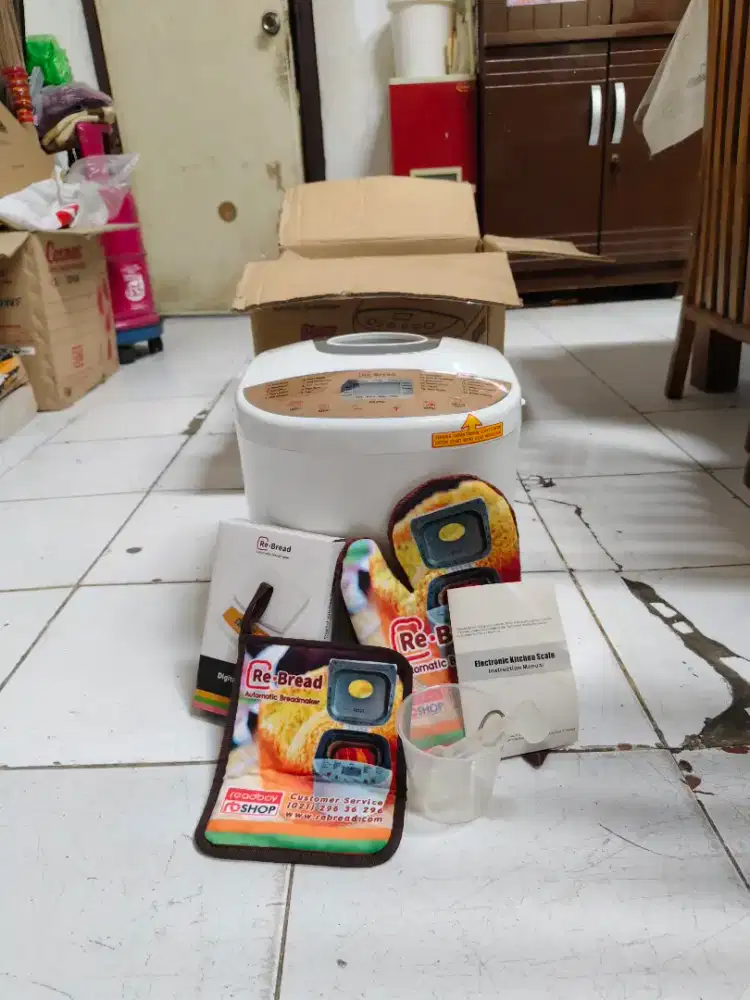 re bread maker RB250 (alat pembuat roti)