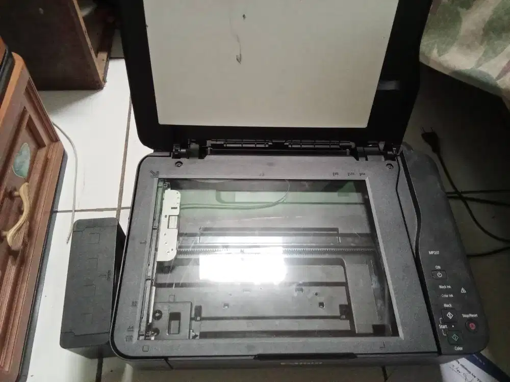 Printer Canon warna hitam