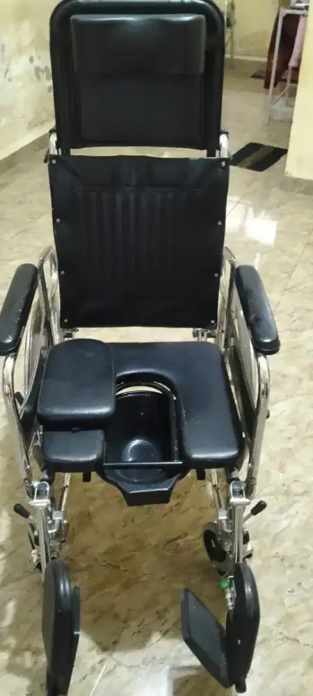 Kursi roda 3 in 1 ,bisa tidur , sandaran dan bab