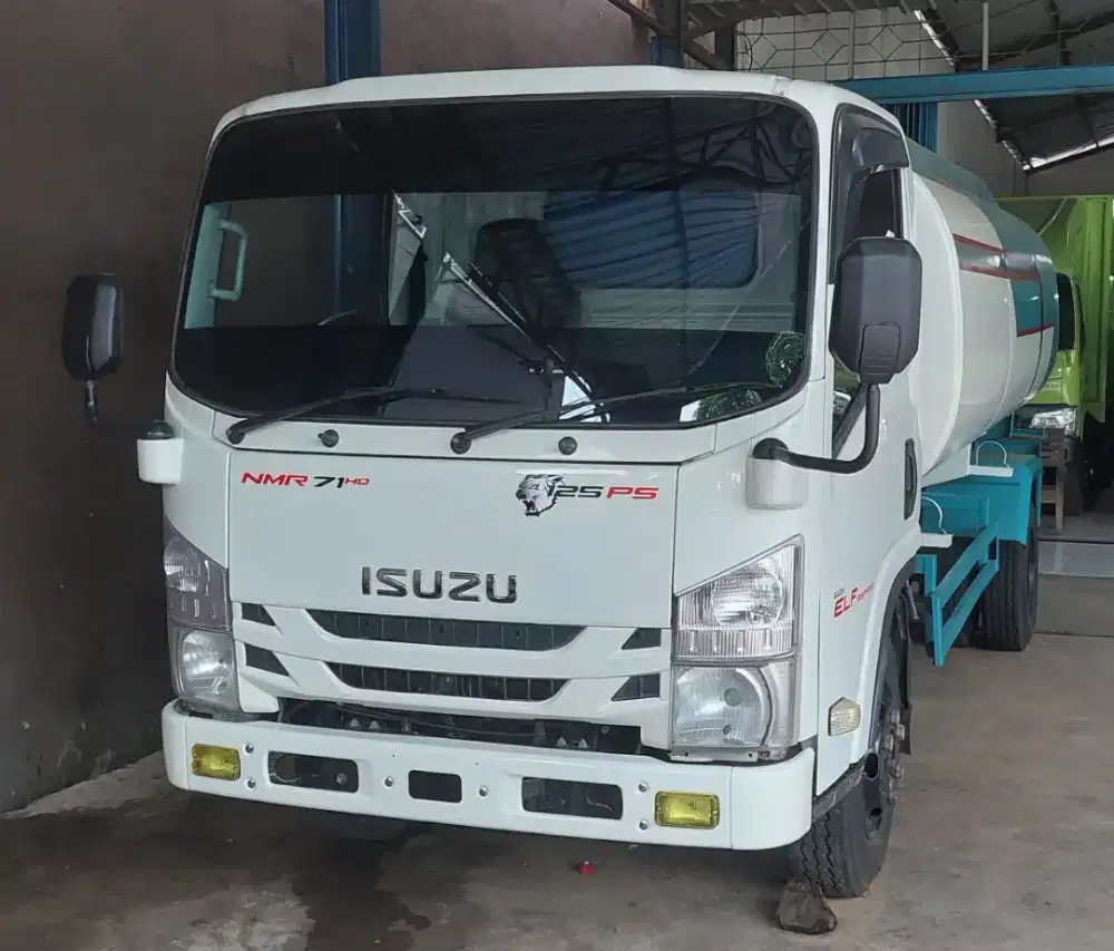 Elf NMR 71 HD 5.8 2020 Tangki 8KL super istimewa