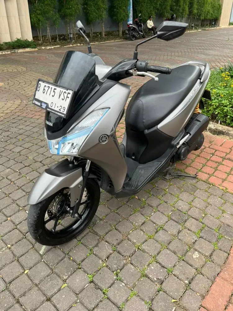 yamaha Lexi Keyles Abu Doff