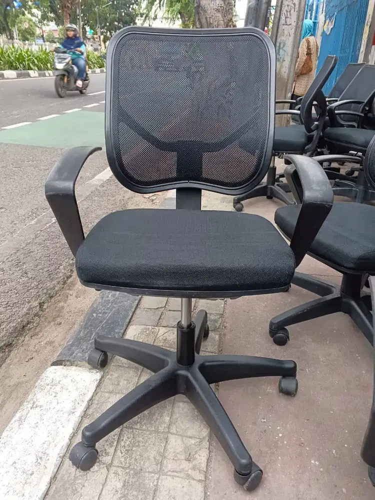 kursi kantor bekas Kemayoran