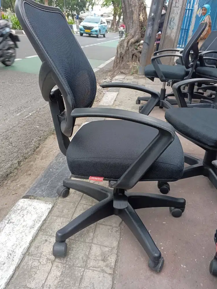 KURSI STAF SECOND CHAIRMAN