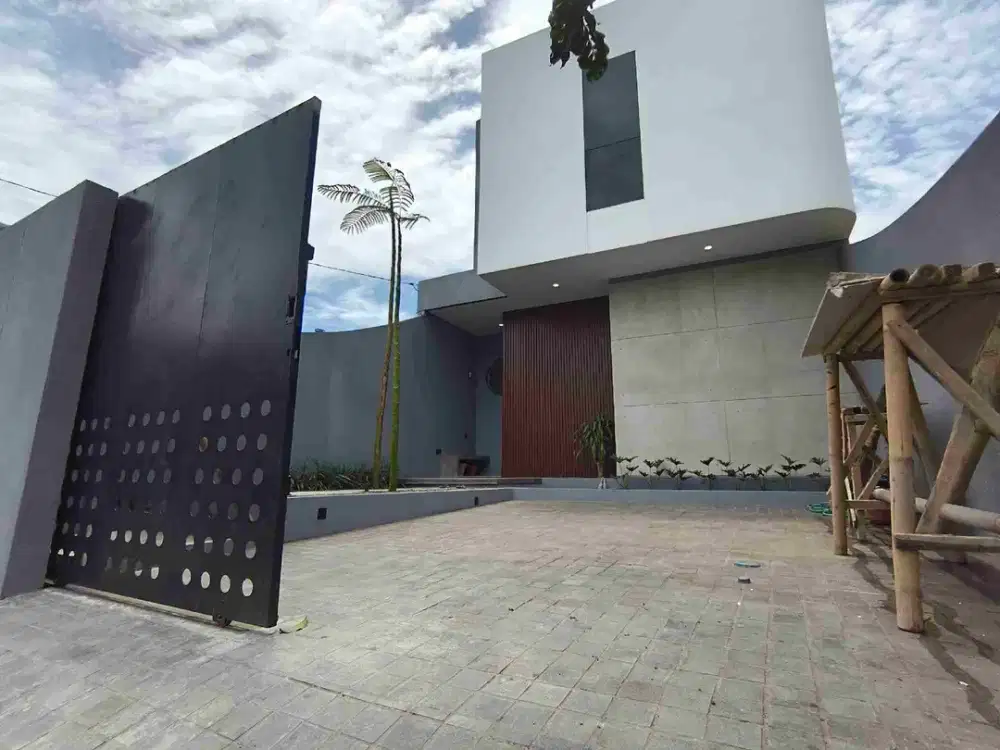 rumah baru cantik industrial di area turangga