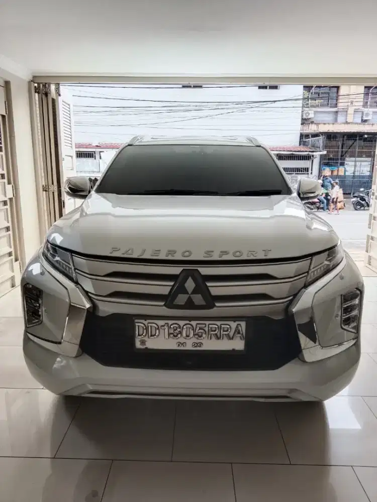 PAJERO SPORT DAKKAR ULTIMATE 4X4 2023 PUTIH