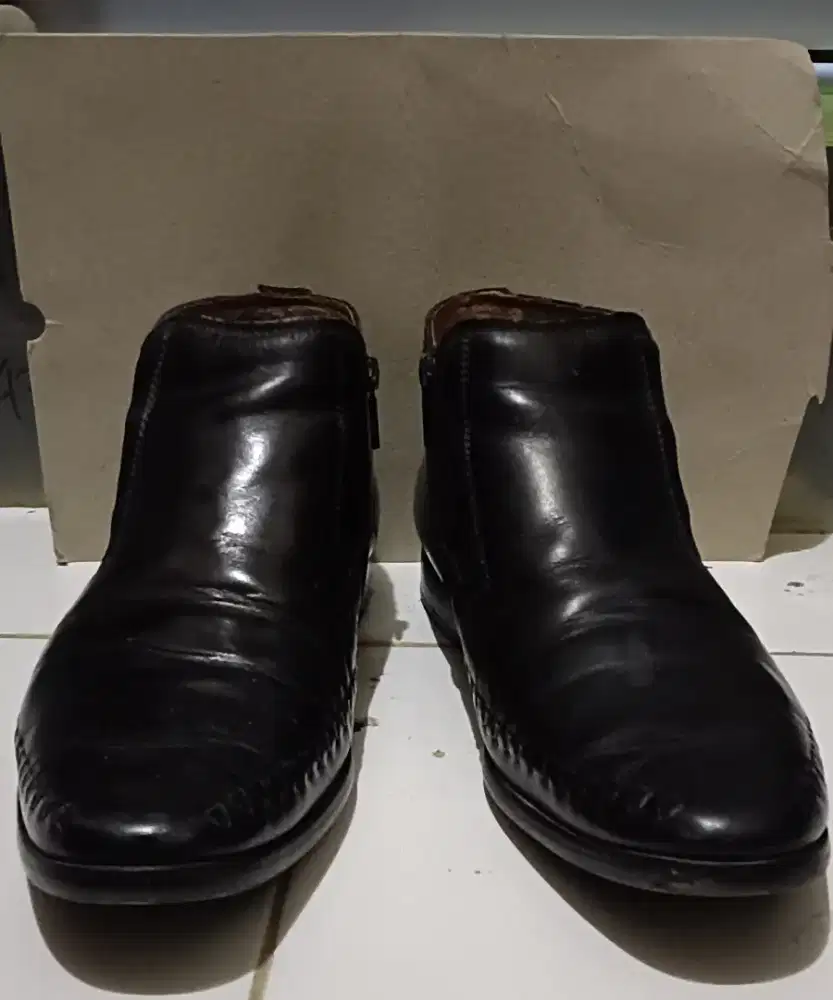Sepatu formal boot kulit Preloved