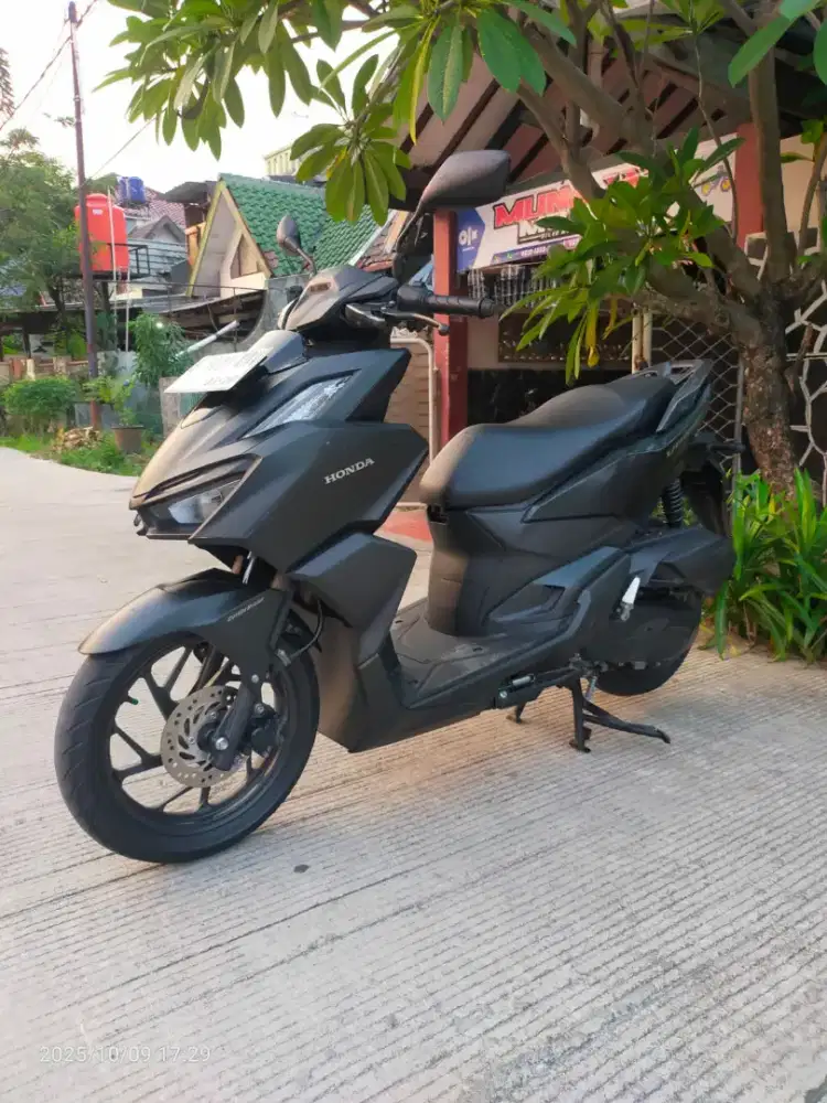 VARIO 160 NEW BLACK MATTE