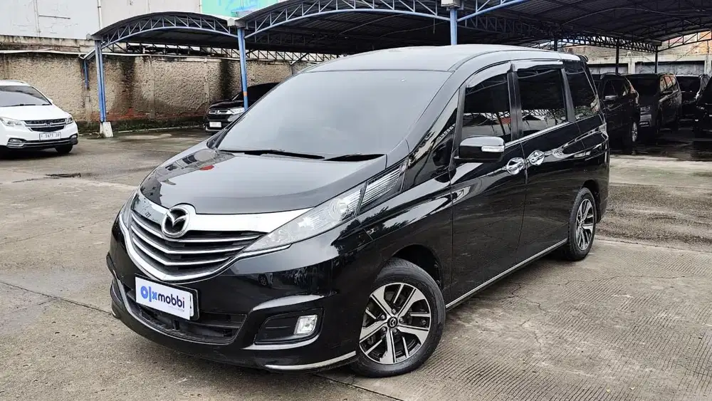 LIKE NEW - Mazda Biante 2.0 Bensin-AT 2017