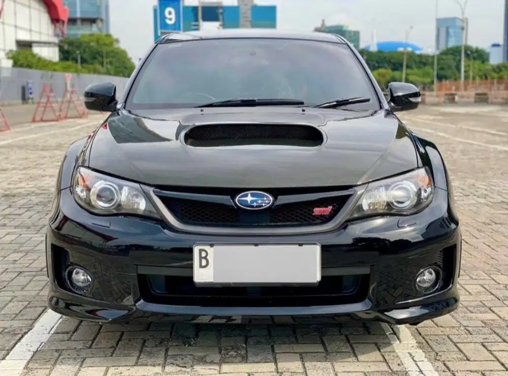 SUBARU IMPREZA WRX STI AT HITAM 2013
