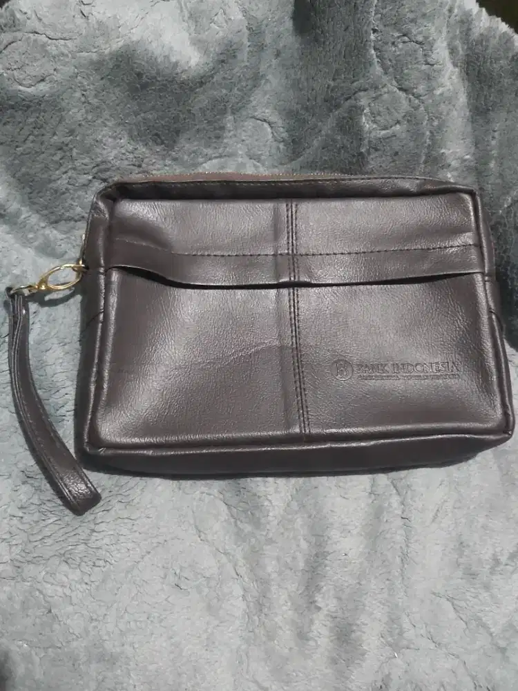 Pouch Coklat BI,mulus luar dalam,Zipper aman lancar