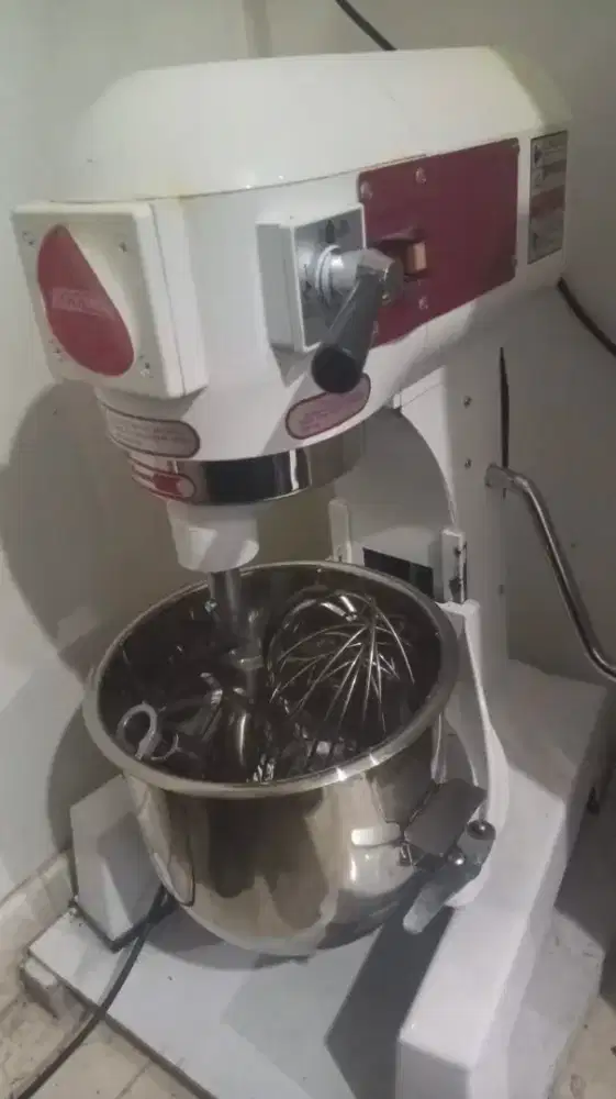 Like new mixer getra gomesin 10 liter