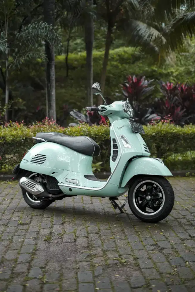 PIAGGIO VESPA GTS 250 4V IGET FACELIFT 2022 TERMURAH BISA KREDIT
