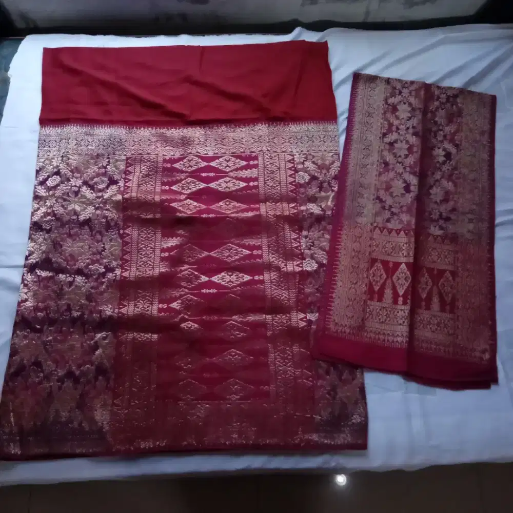 Preloved Kain Songket Asli Merah Tua (Sarung &Selendang)