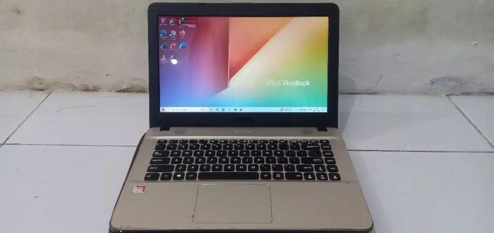 Laptop ASUS X441B, AMD A9 (Setara Intel Core i5), RAM 8GB SSD 128GB