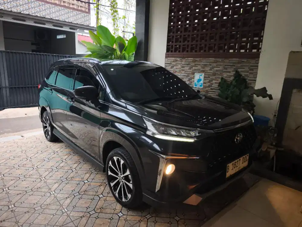 Veloz Q CVT 2023 Hitam Mulus