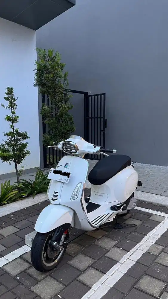Vespa Sprint Iget 2019 Putih