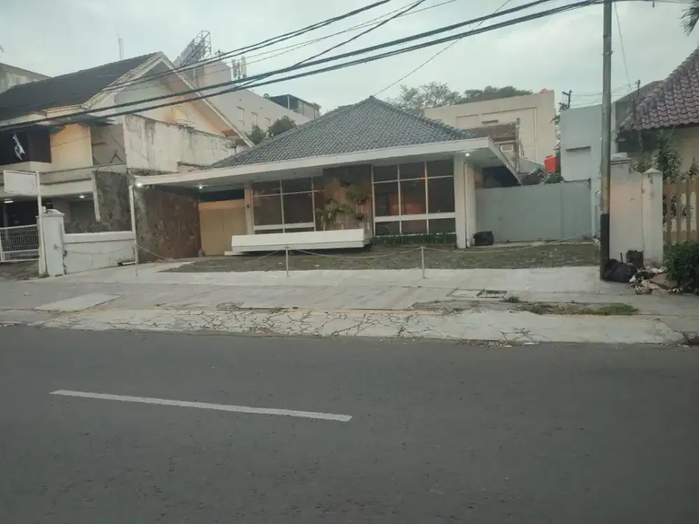 Disewakan rumah strategis mainroad paskal bandung