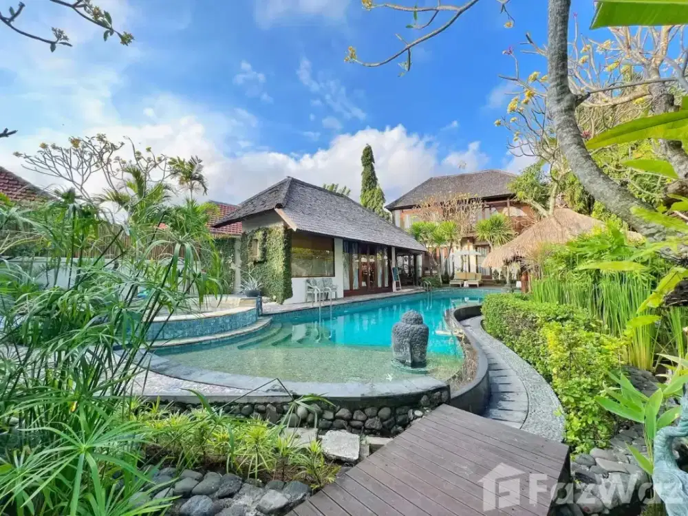 5 Bedroom Villa for sale in Seminyak, Bali