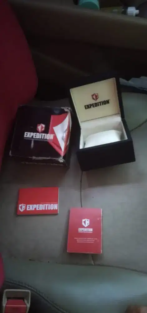 Di jual murah aja pilih aja kotak,jam,buku semua ready yg butuh,paham