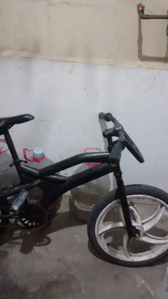Sepeda bmx anak ukuran 20'