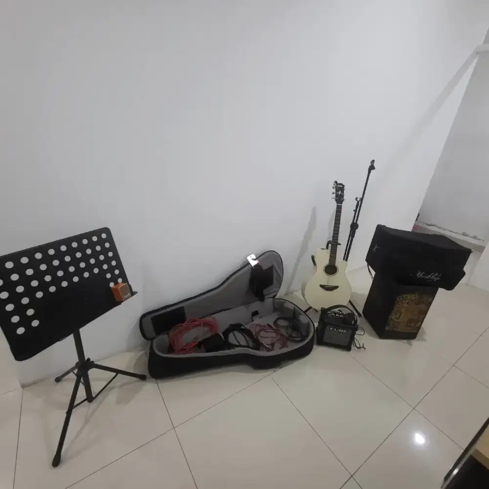 Seperangkat Alat Latihan Gitar + Ampli + Cajon