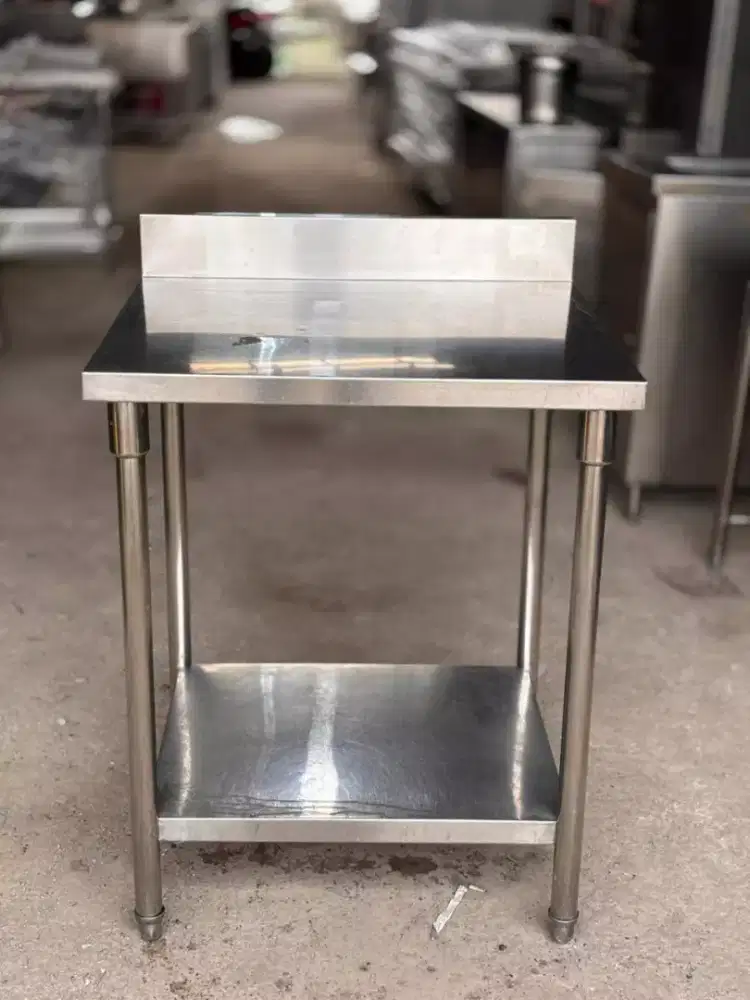 MEJA 2 SUSUN BACKSPLASH

Ukuran 70x60x85