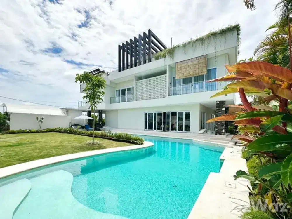 5 Bedroom Villa for sale in Canggu, Bali