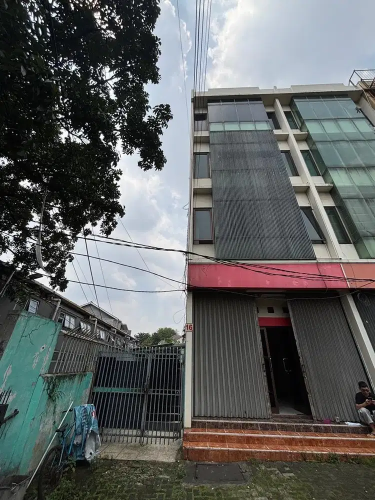 Ruko 4 lantai + carport disewakan