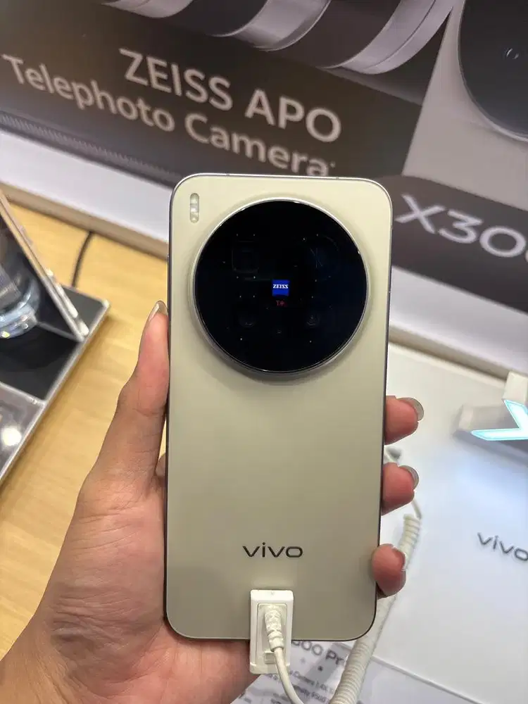 vivo X300 Pro 16/512 GB