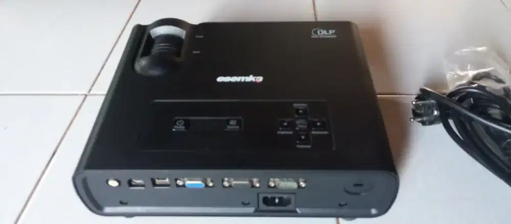 Proyektor normal dan baik