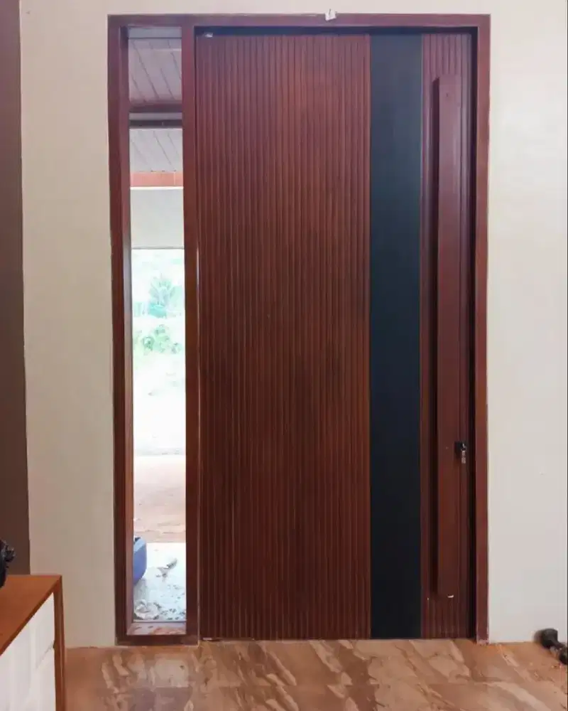 Kusen pintu kayu jati dengan jendela kaca