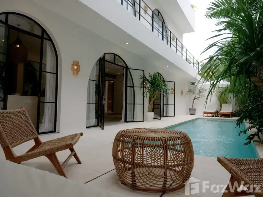 6 Bedroom Villa for sale in Kerobokan, Bali