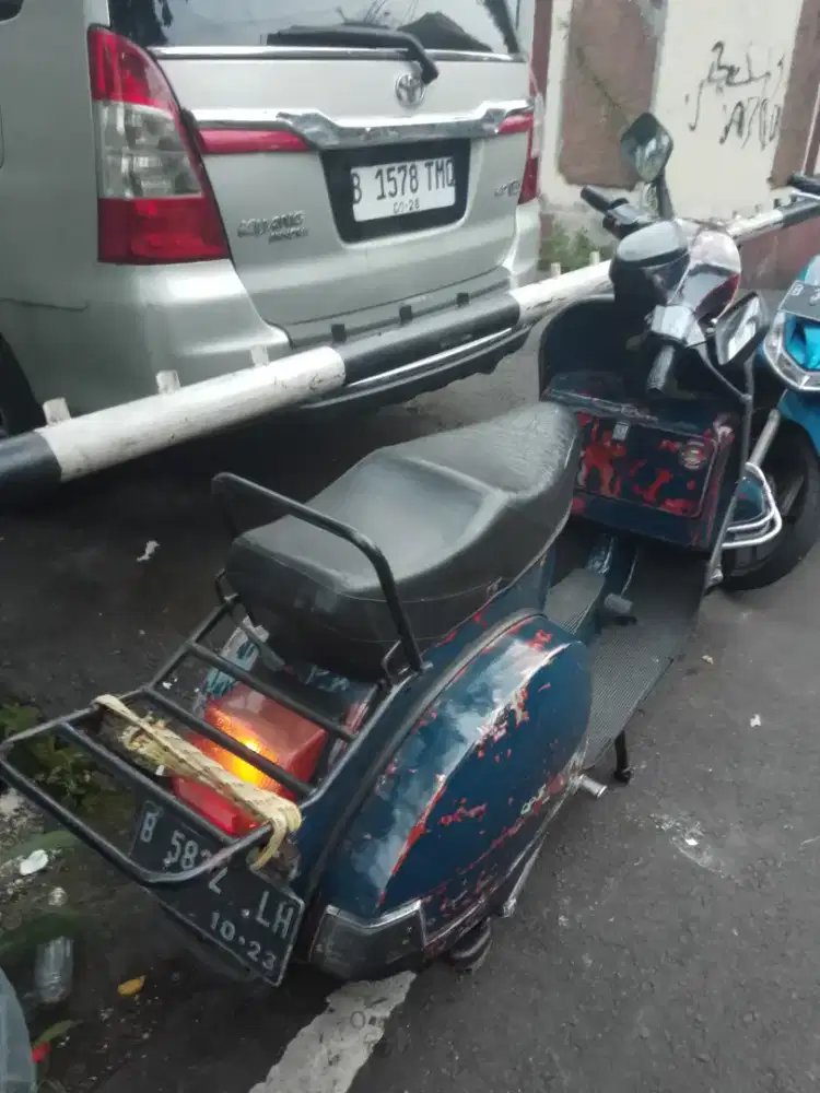 Di jual vespa Strada tahun 1987 no minus