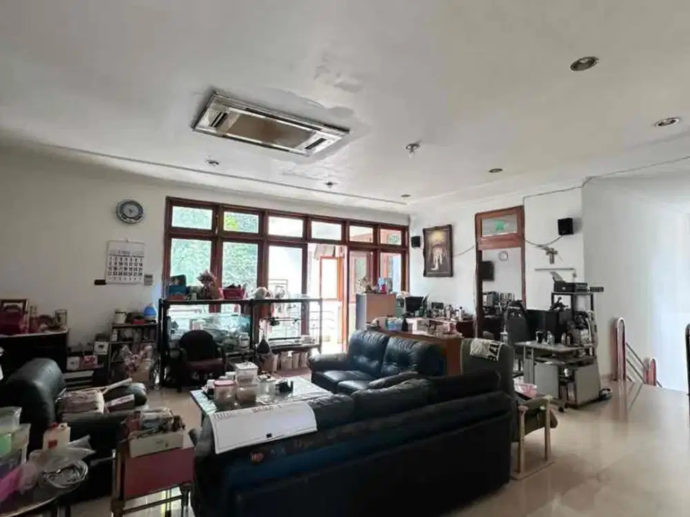 Rumah 2 Lantai di Kawasan Elit Mega Kuningan, Jakarta Selatan