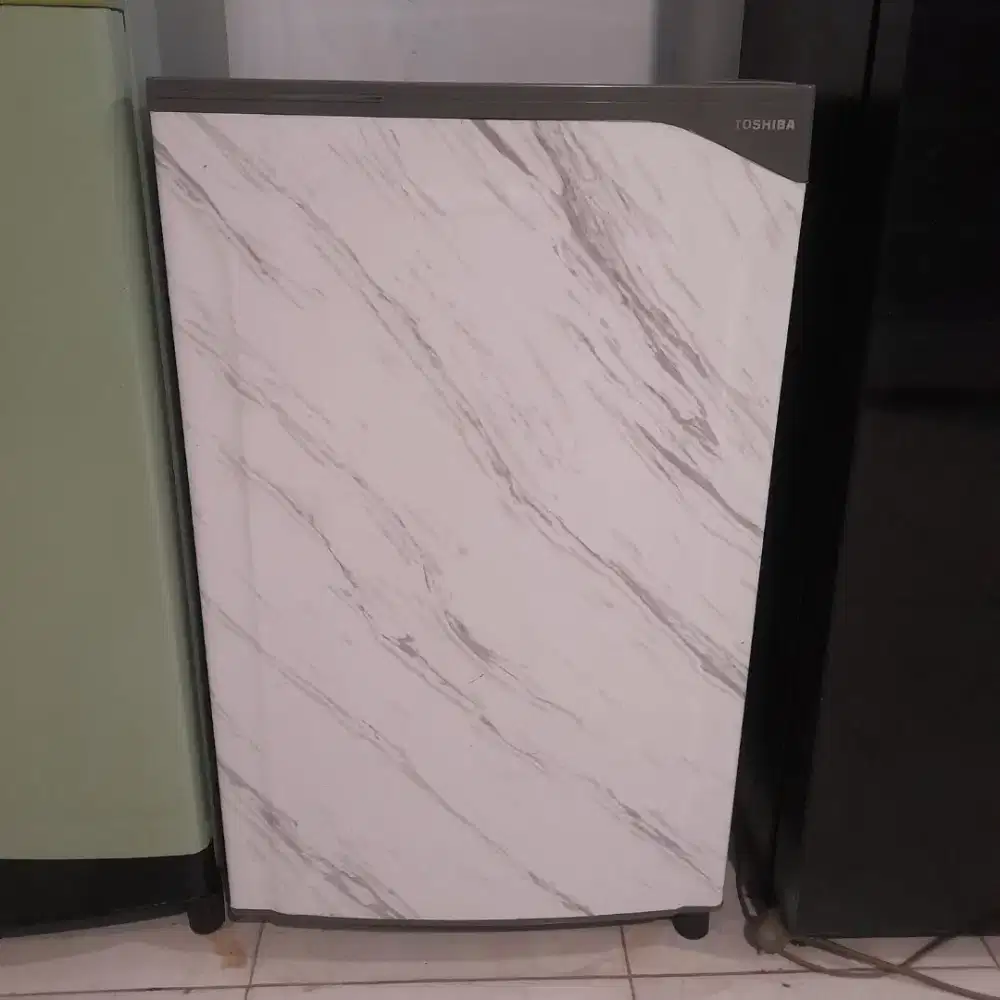 Kulkas Kecil TOSHIBA 1 Pintu Tinggi 89Cm