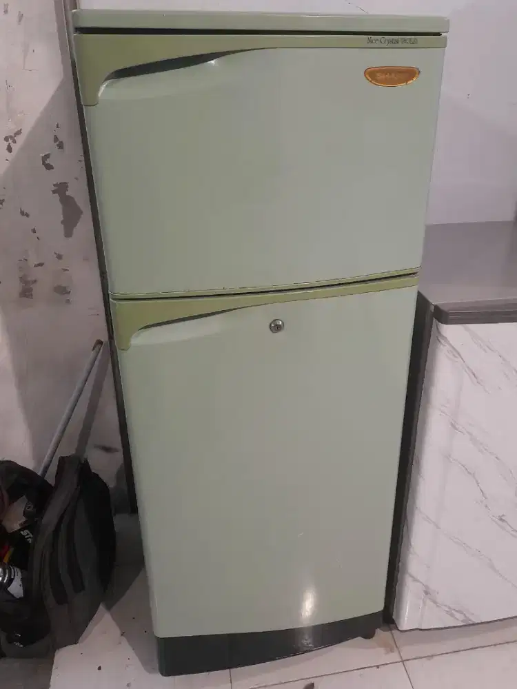 Kulkas 2 Pintu Murah Meriah SHARP Model Lama