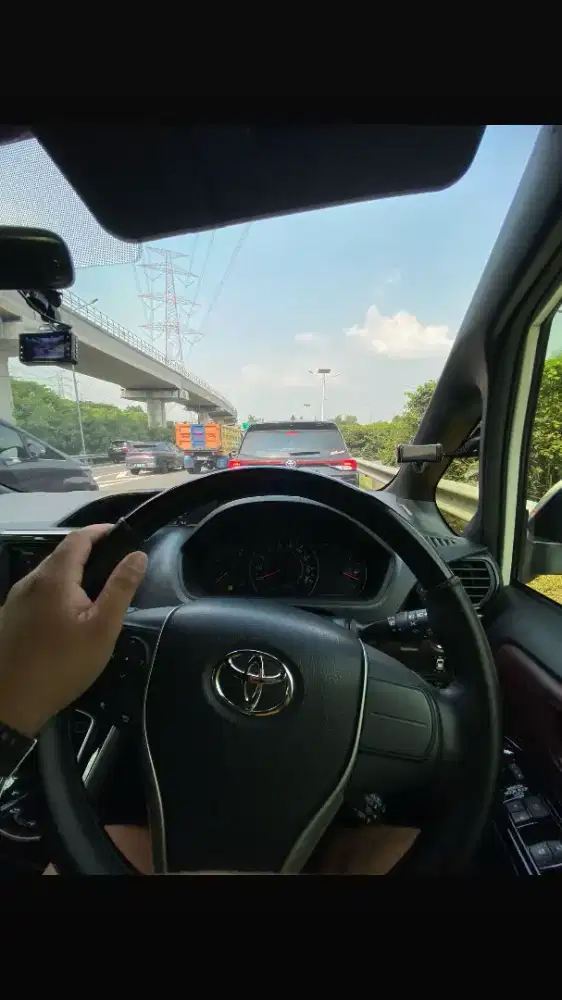 Punya sekil supir dan ngurus rumah dan lain2