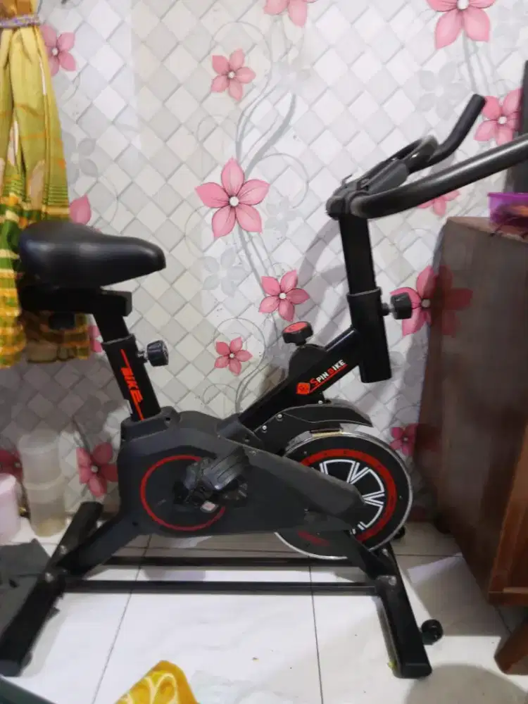 Spin bike bekas kondisi bagus