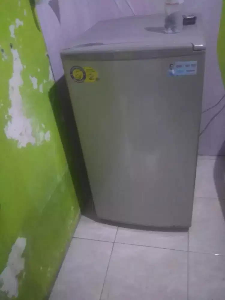 Jual friserAQF.S4  AQUA   SANYO ori