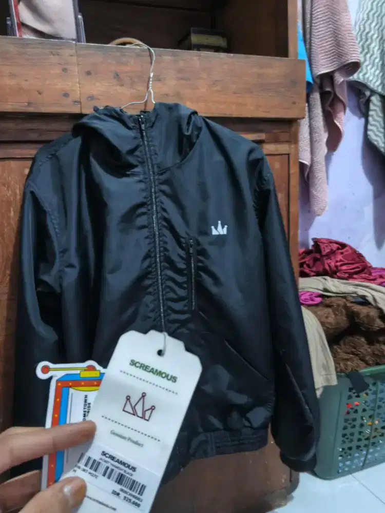 Jaket screamous windbreaker